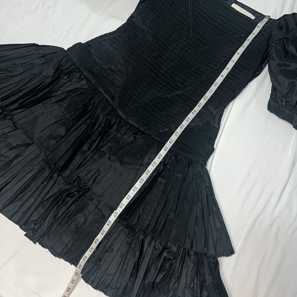 Oscar de la Renta Vintage 1980’s Black Puff Sleeve Pleated Ruffle Dress, size 8 - Picture 11 of 15